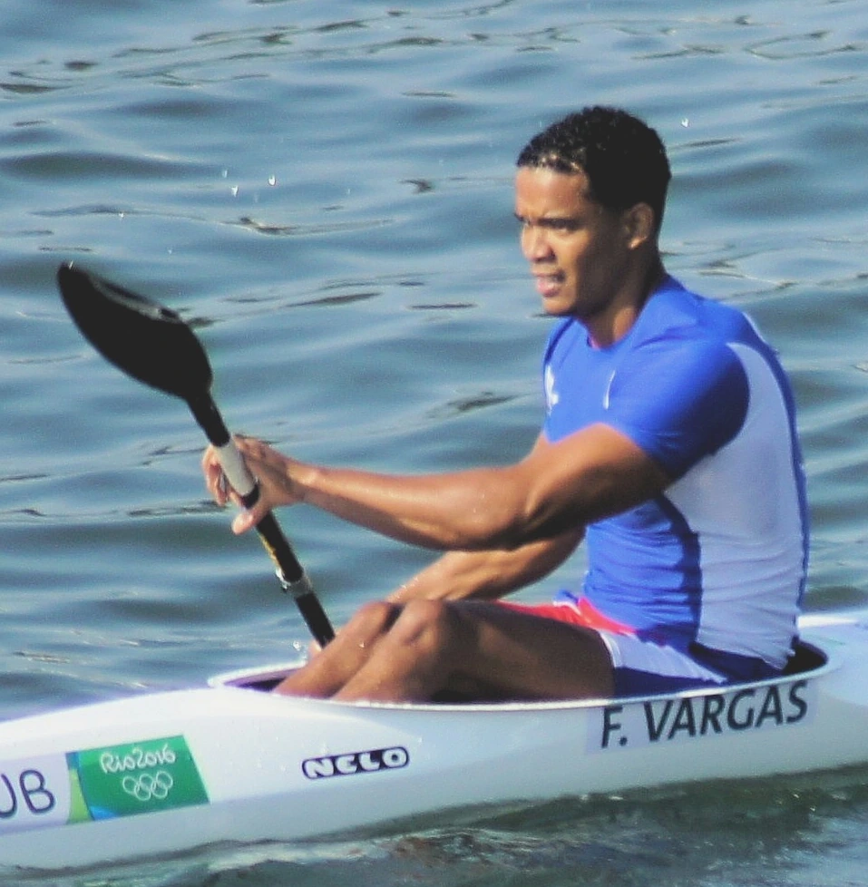 Fidel Antonio Vargas kayaking in a Rio 2016 competition