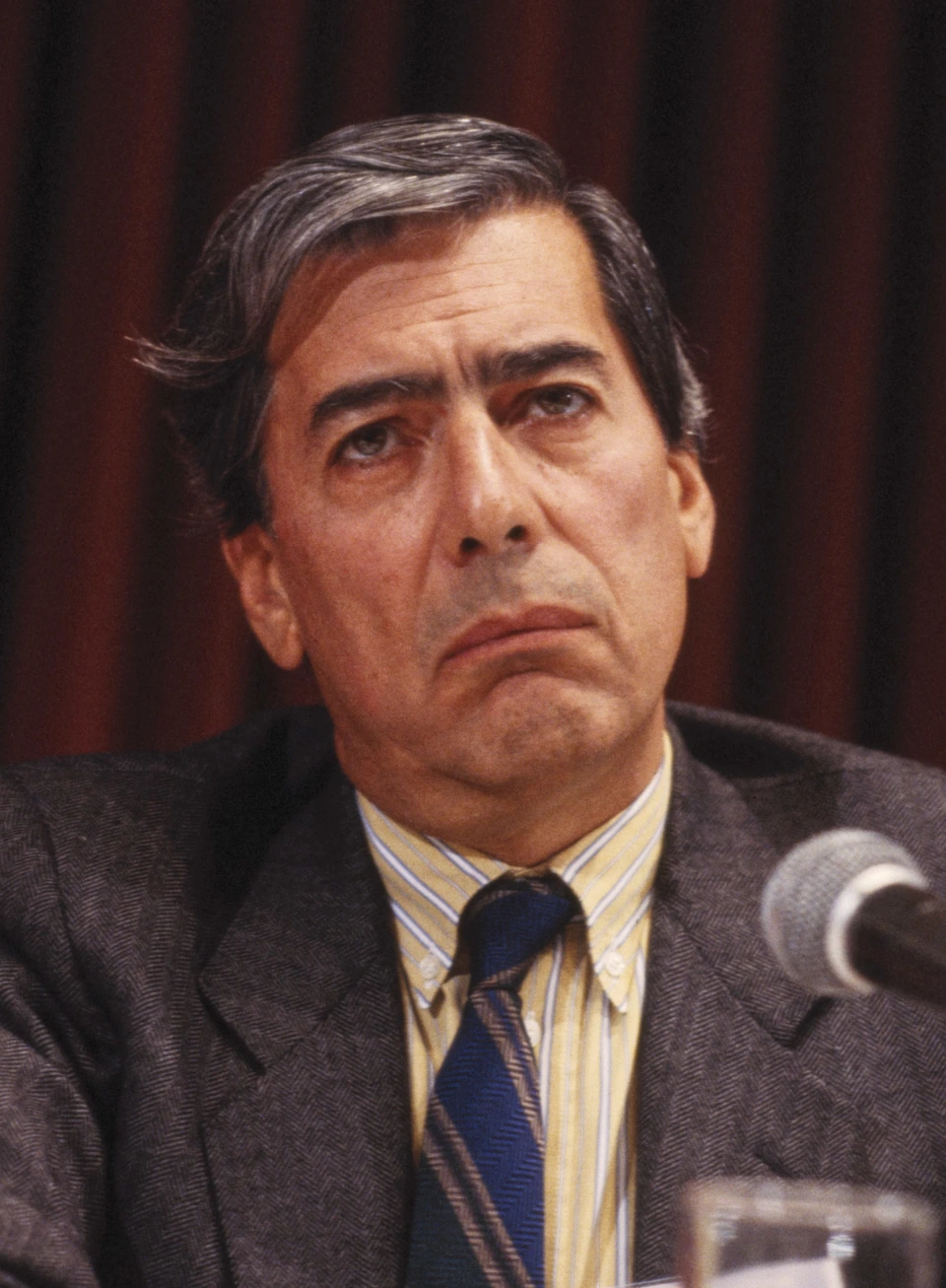 Mario Vargas Llosa Net Worth: Estimate, Income Streams, and Proof Steps